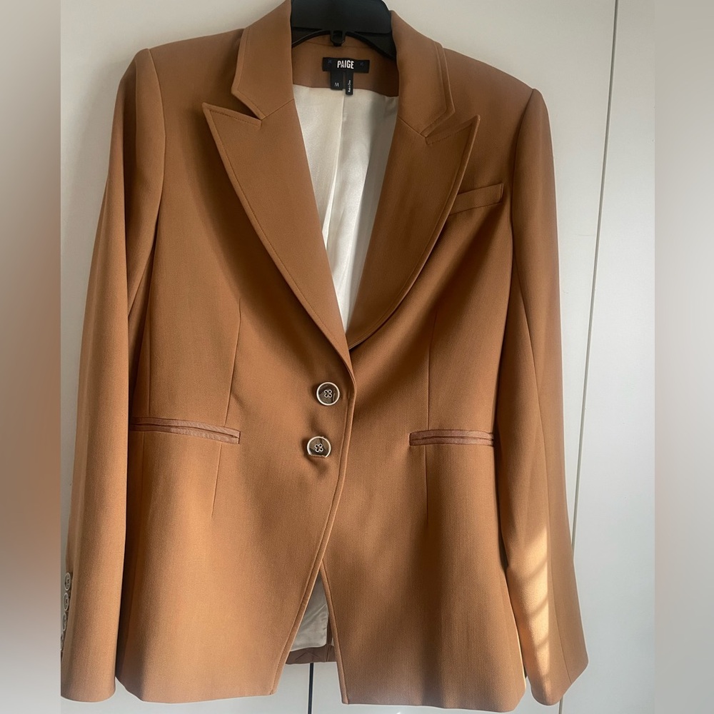 Elegant Tan Women's Blazer